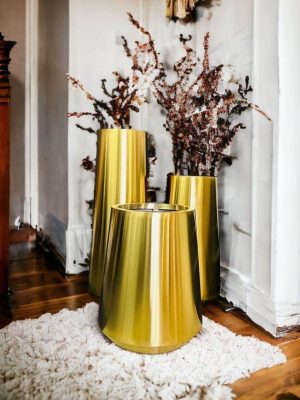 Indoor or Outdoor Metal Home Decor Flower Pot/Planter (Small)