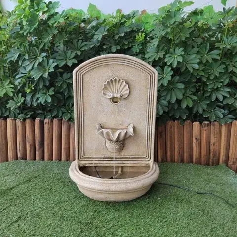 Hanging water fountain