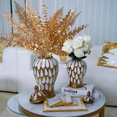 White and Gold pattern Jar (Medium)